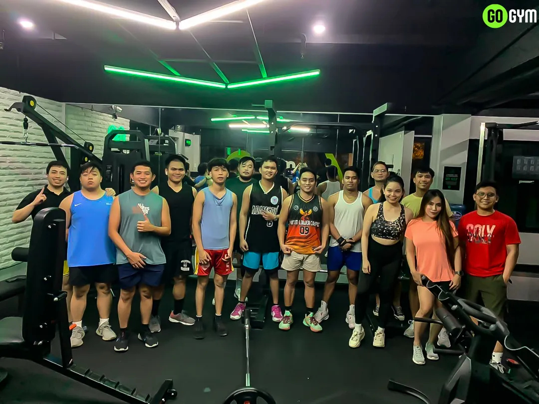 GoGym Big Group Picture of Members